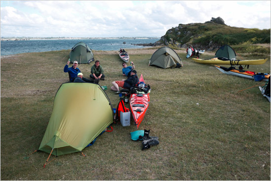 oh.. here's another 'camp spot in context' snap.. this one having an 'afternoon beers flavour of context'...