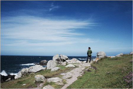 a windy day hike around the coast. The island is something like 10km by 4km with a beautifully rugged coast.. an awful lot like Cornwall, somewhat unsurprisingly perhaps.