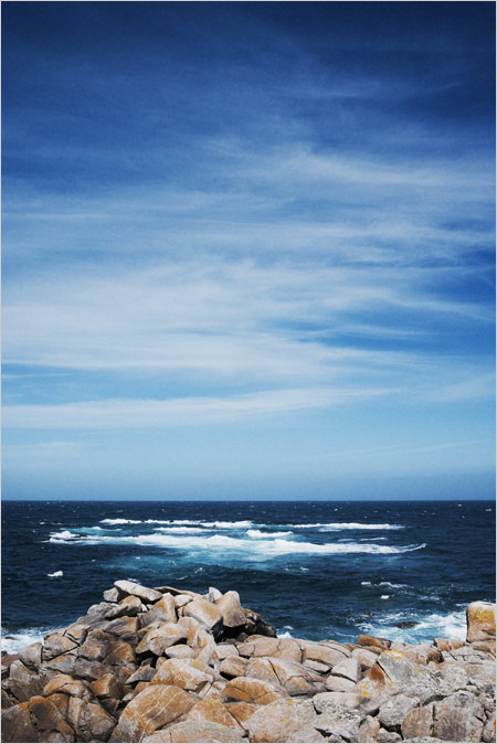 lots of reefs in the area make it a difficult place for the yachtsman but great fun for the sea kayaker