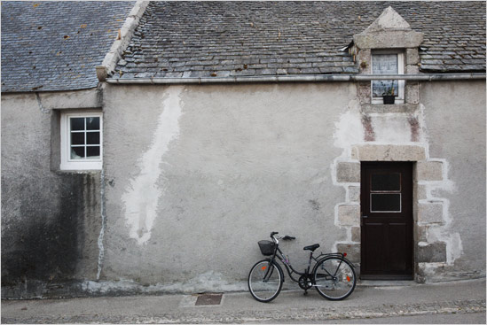 .. with very little motorised traffic.. In the main transportation appears limited to bicycles or tractors.. Ideal.