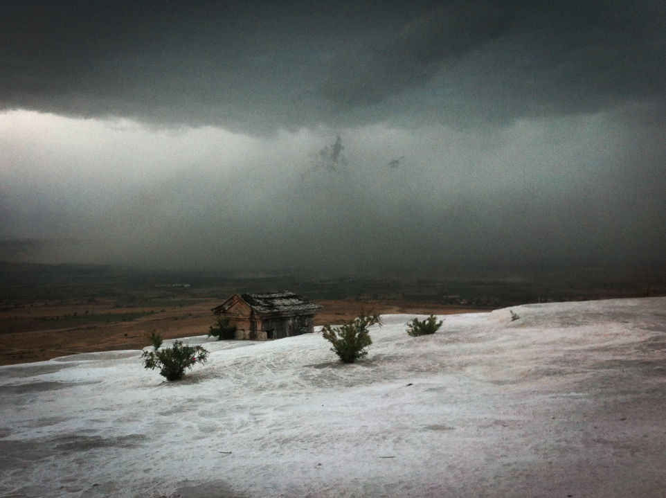 a chap I met last night was caught out in the storm while up on the mountain, he gave me a pic so I could see just what was chasing me along the valley.. here it is 