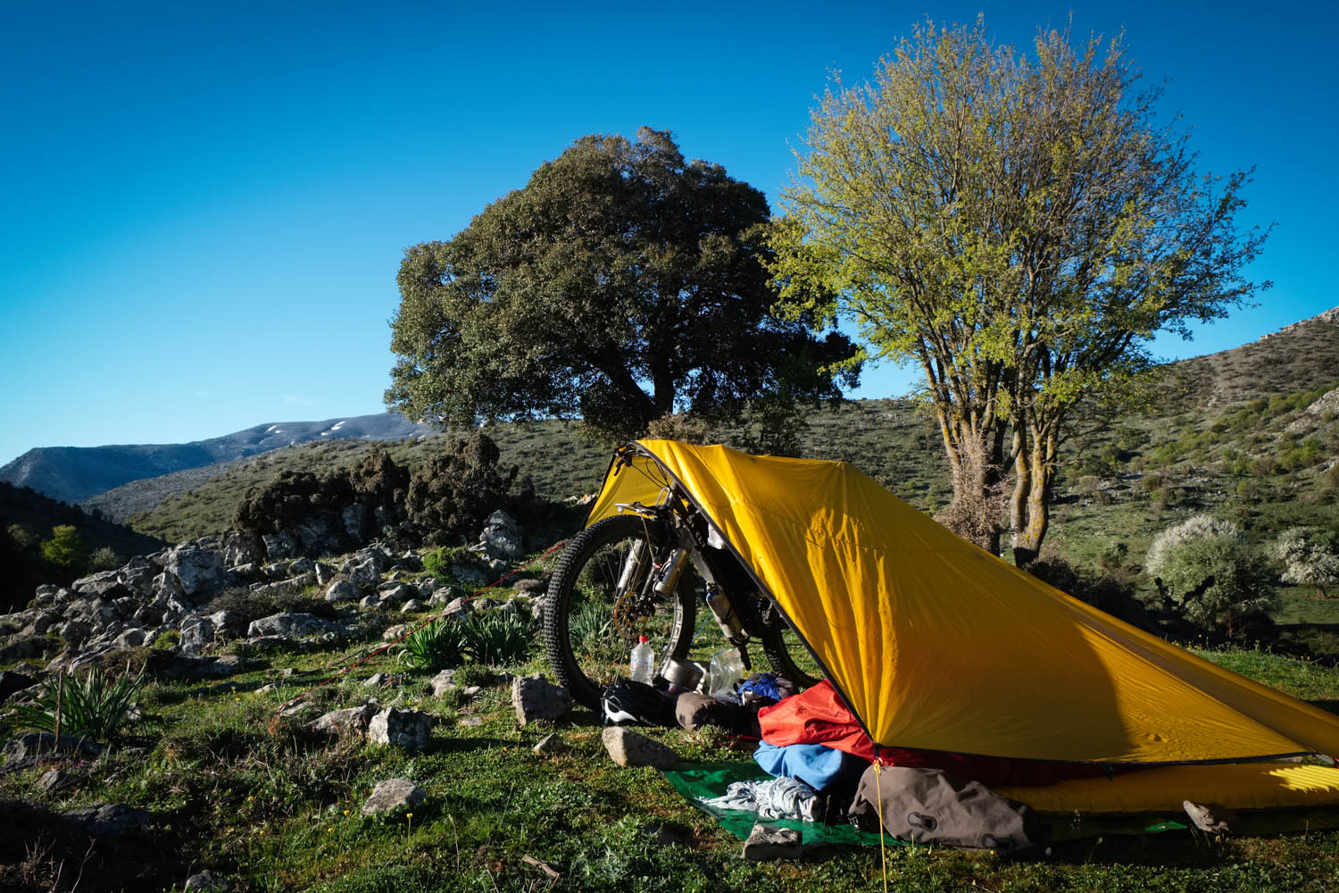 It gets really cold at night in the high mountains.. not unexpectedly.. but it is very easy to find comfy camp spots :-)