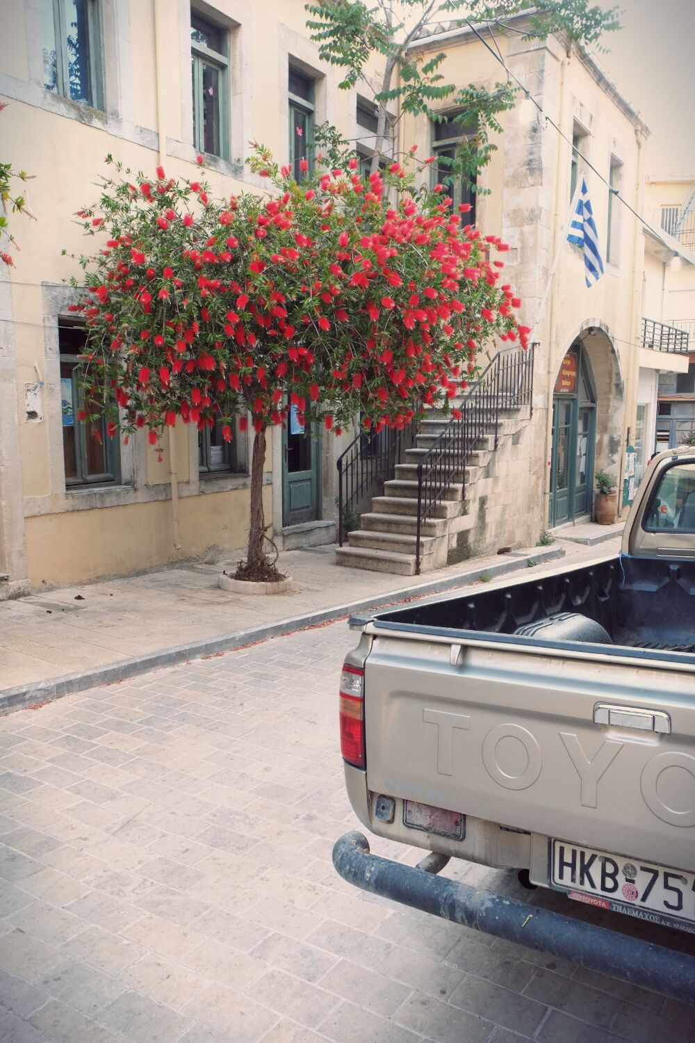 Very much off any kind of tourist trail I had no idea what to expect from Archanes... it turned out to be a thoroughly lovely, friendly, colourful greek town.