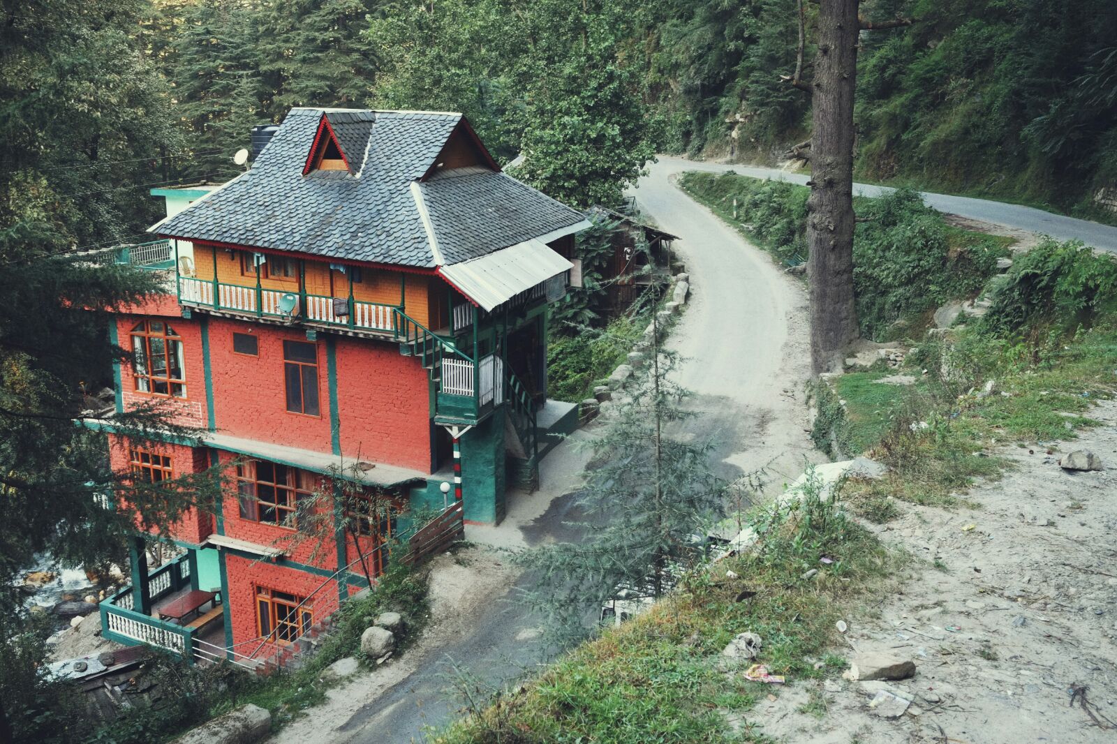 House in Jibhi, up the road from Banjar