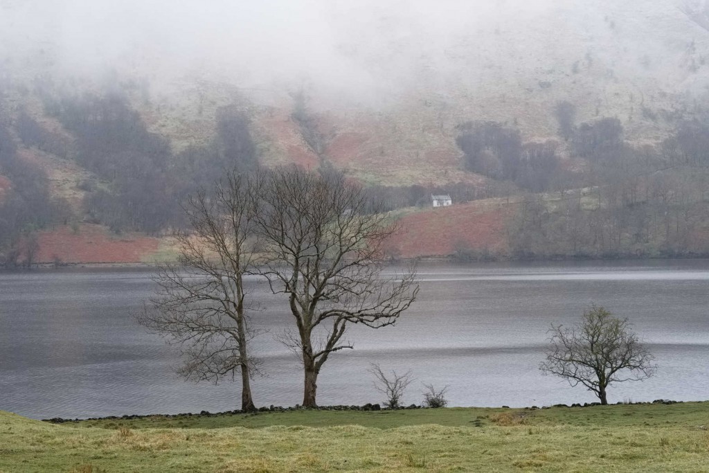 It's a long drive up from Cornwall, the road to Oban for the ferry took me past Loch Lomond.. it began to snow.