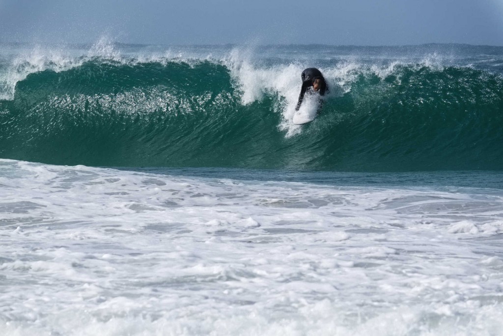 when conditions are right there are some super breaks. Ben is about to eat some sand ;-)