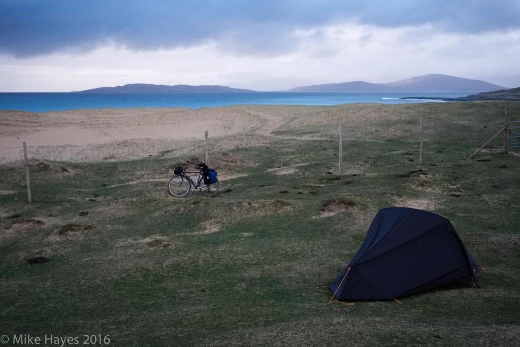 The wind was still howling but I managed to find a tiny bit of shelter in the dunes behind a beach 10km up the road.