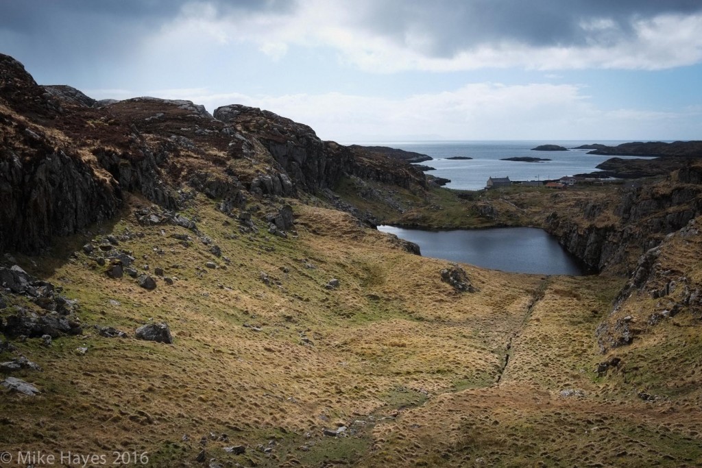 The east coast of Harris is very different in character, rocky with weedy, sheltered inlets.
