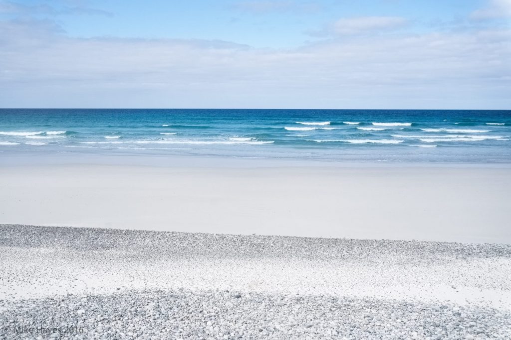 Incidentally, since I'm on a beach-flavoured theme... the last picture before leaving the Isle of Barra.... Traigh Eais, across the dunes from the airport beach.